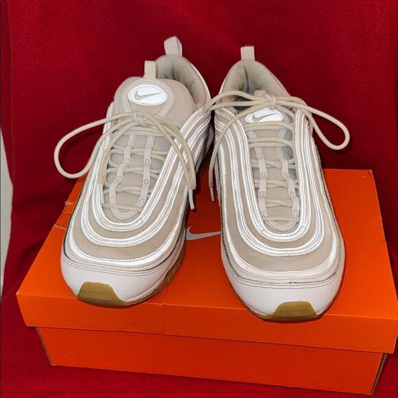 Nike White Athletic Shoes main image 6